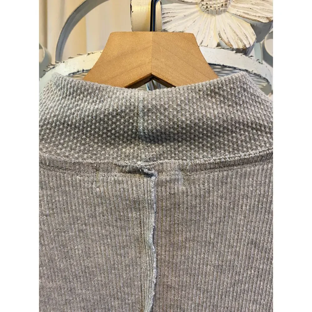 Free People Top Turtleneck Gray Longsleeve Button Cuff Detail Cotton Med - Picture 6 of 11